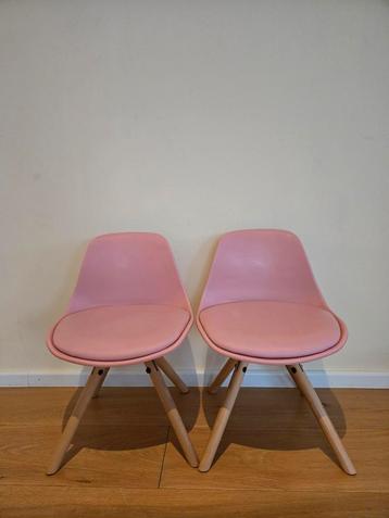 Roze kinderstoelen (2 stuks) beschikbaar voor biedingen