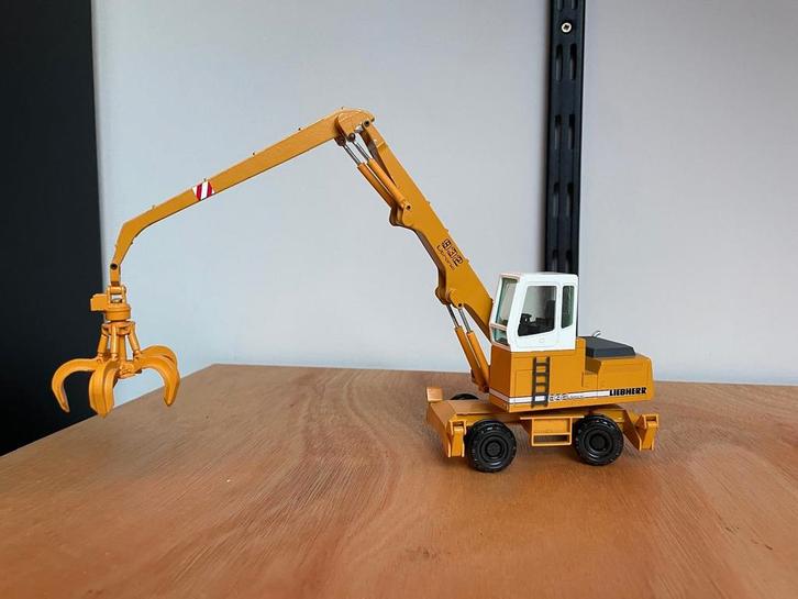 Liebherr 932 Conrad 1:50 Overslagkraan, Hobby en Vrije tijd, Modelauto's | 1:50, Gebruikt, Overige typen, Overige merken, Ophalen of Verzenden