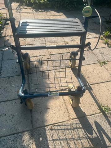 Mooie rollator beschikbaar voor biedingen