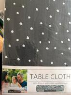 Nieuw tafelkleed met stippen 140x250 cm, Ophalen of Verzenden, Nieuw, Rechthoek, Binnen