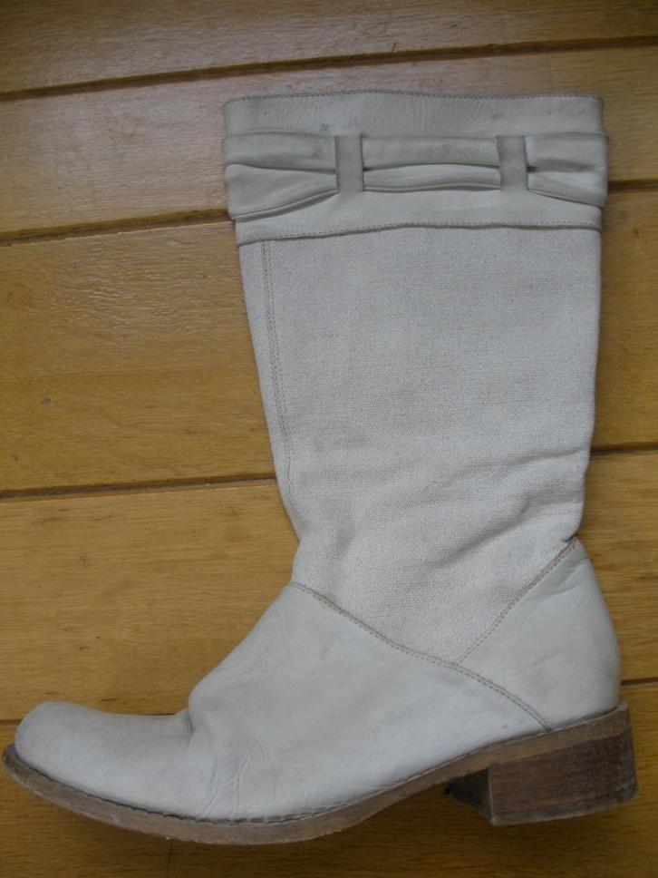 Laarzen ecru maat 40, Kleding | Dames, Schoenen, Zo goed als nieuw, Hoge laarzen, Beige, Ophalen of Verzenden