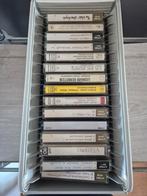 Opbergbak met 15 cassette bandjes, Ophalen of Verzenden, Zo goed als nieuw, 2 t/m 25 bandjes, Met bewaardoos, rek of koffer