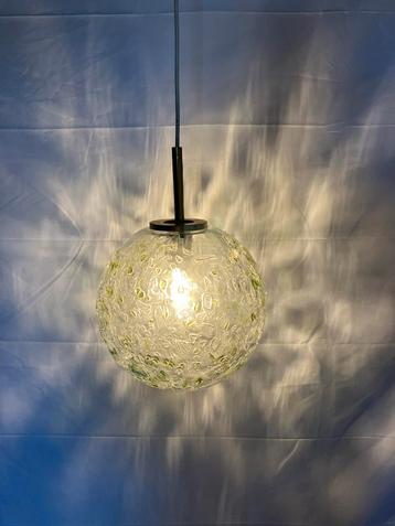 Vintage groene glazen bolvormige hanglamp, Doria Duitsland beschikbaar voor biedingen