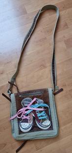 Superleuke schoudertas gympen met veters + strass-steentjes, Sieraden, Tassen en Uiterlijk, Tassen | Schoudertassen, Ophalen of Verzenden