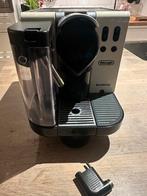 Nespresso machine met melkopschuimer, Gebruikt, Espresso apparaat, Ophalen of Verzenden, 1 kopje