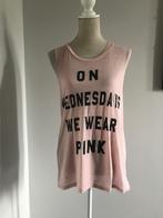 Top met tekst ON WEDNESDAY WE WEAR PINK / valt als maat M, Maat 38/40 (M), Mean Girls, Ophalen of Verzenden, Zo goed als nieuw