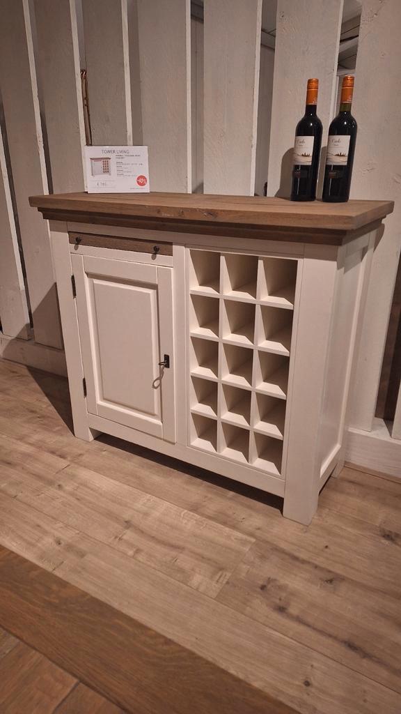 Stijlvol wijnkastje Parma/toscane met opbergruimte, Huis en Inrichting, Woonaccessoires | Wijnrekken, Zo goed als nieuw, 75 cm of meer