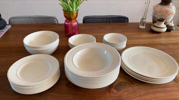 Wedgwood Edme servies (31 delig) beschikbaar voor biedingen