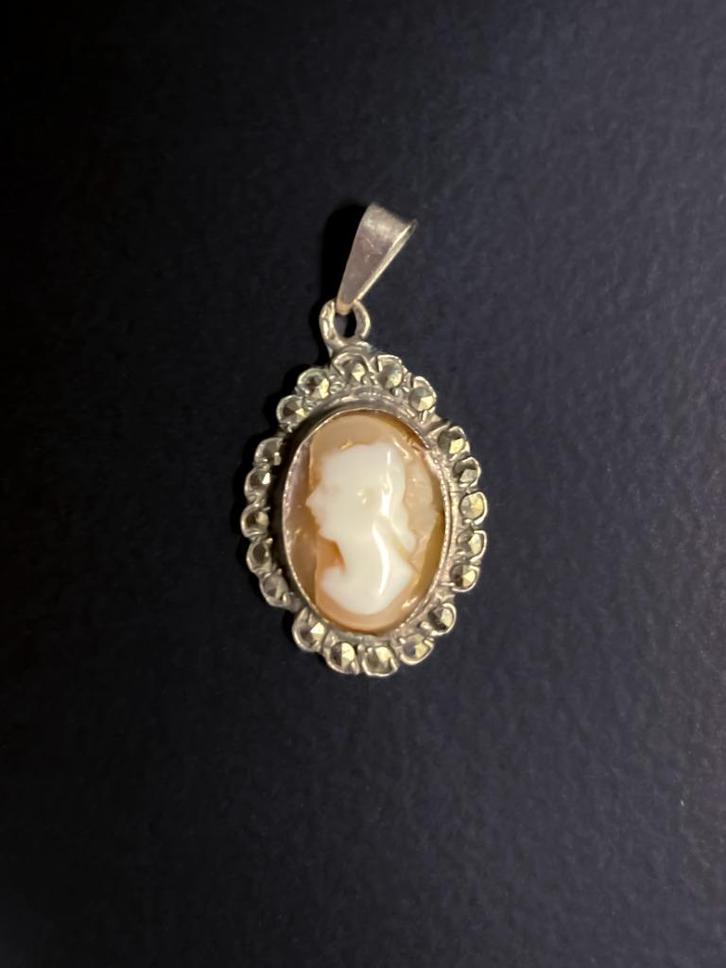 kleine Camee hanger, Sieraden, Tassen en Uiterlijk, Antieke sieraden, Hanger, Zilver, Ophalen of Verzenden