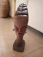 Houten haïtiaans beeld rond 1960 en afrikaanse beeldengroep, Ophalen of Verzenden