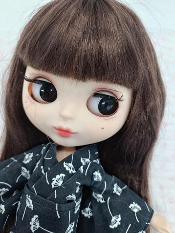 Custom Blythe Doll beschikbaar voor biedingen
