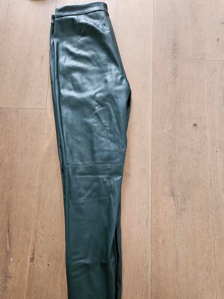 Leren imitatie legging groen, Kleding | Dames, Leggings, Maillots en Panty's, Ophalen of Verzenden, Zo goed als nieuw, Groen, Legging