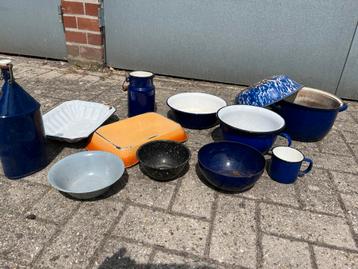 Brocante blauw enmaiile,emaille veldfles,emaille puddingvorm beschikbaar voor biedingen