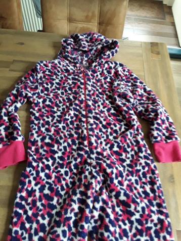 Keurig nette onesie maat 134 -140 rits werkt prima beschikbaar voor biedingen