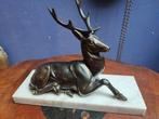 Art deco bronzen hert op marmeren socle, Antiek en Kunst, Ophalen of Verzenden