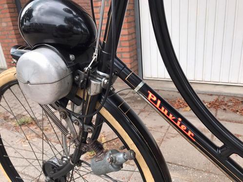 Twee oldtimer fietsen met hulpmotor Snor brommer OF RUILEN, Fietsen en Brommers, Brommers | Oldtimers, Ophalen