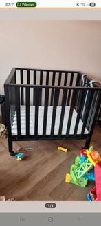 Gratis box babybed box met matras, Ophalen, Zo goed als nieuw, Vierkant, In hoogte verstelbaar