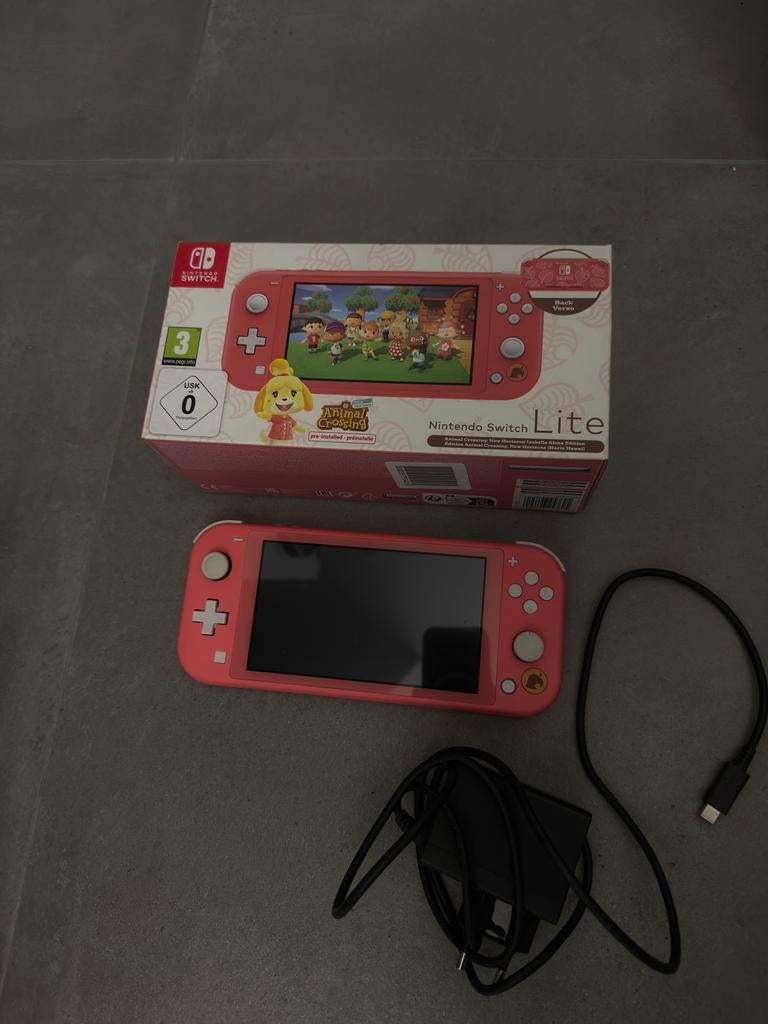 Nintendo Switch Lite Coral Animal Crossing Isabelle Aloha, Spelcomputers en Games, Spelcomputers | Nintendo Switch Lite, Ophalen of Verzenden
