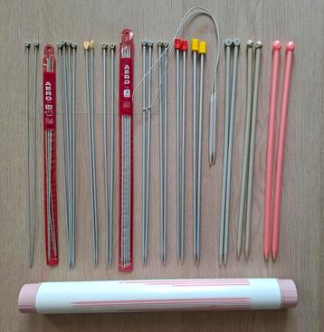 34 breinaalden (maat 2 t/m 10 mm) met koker beschikbaar voor biedingen