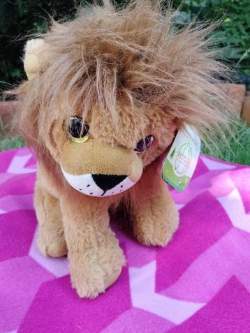 knuffel aap en leeuw beschikbaar voor biedingen