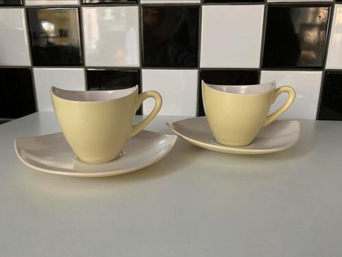 2 pastel plateel kop en schotels Tulipe, de Driehoek Huizen, Antiek en Kunst, Antiek | Servies los, Ophalen of Verzenden