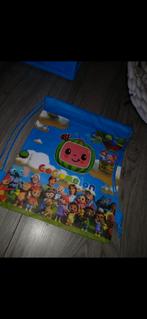 CocoMelon tas, Hobby en Vrije tijd, Feestartikelen, Ophalen, Nieuw, Versiering