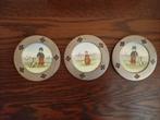 3 Antieke onderzetters Klederdracht + 1x Sternauware, Antiek en Kunst, Ophalen of Verzenden