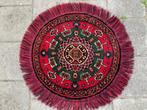 Rood Antiek Tafelkleed, doorsnede 86 cm met haren, Huis en Inrichting, Ophalen of Verzenden, Gebruikt, Rond, Binnen