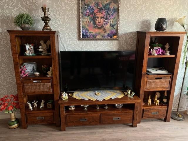 mooie wand en tv meubel  van Henders en Hazel{ evt met tv}, Huis en Inrichting, Complete inboedels, Ophalen of Verzenden
