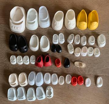 Vintage schoentjes voor poppen of barbie popjes beschikbaar voor biedingen