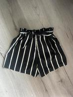 Kort broekje dames maat S, Kleding | Dames, Broeken en Pantalons, Kort, Blauw, Ophalen of Verzenden, Zo goed als nieuw