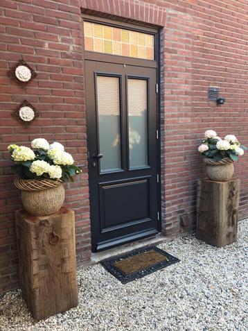 Meerpalen Zuilen voor Decoratie beschikbaar voor biedingen