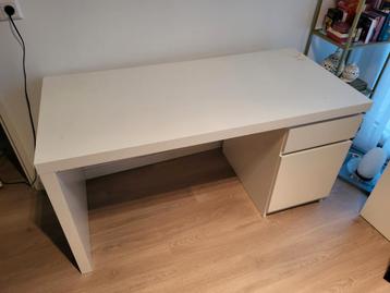 Ikea MALM Bureau wit 140x65cm - afbeelding 1