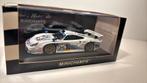 Porsche 911 gt1 le mans 1997 minichamps 1.43