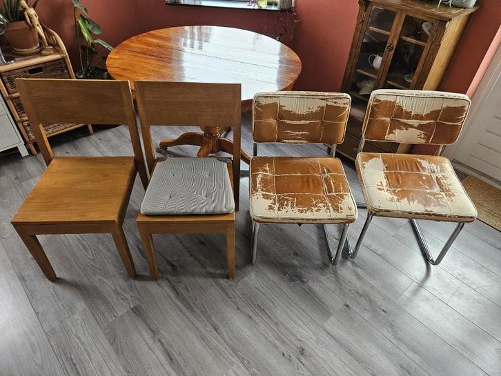 Eetkamer hoek: houten ronde tafel + 4 gratis eettafelstoelen, Huis en Inrichting, Tafels | Eettafels, Zo goed als nieuw, 100 tot 150 cm