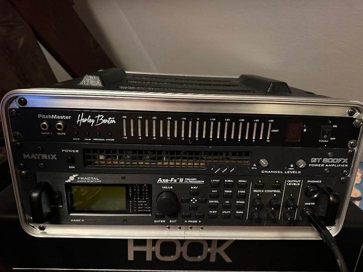 Fractal Axe Fx 11, MFC 101, 800 watt versterker en tuner, Muziek en Instrumenten, Versterkers | Bas en Gitaar, Zo goed als nieuw