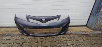 Toyota Yaris P13 III Bumper Voorbumper 521190D410 Bj.12/2014 beschikbaar voor biedingen