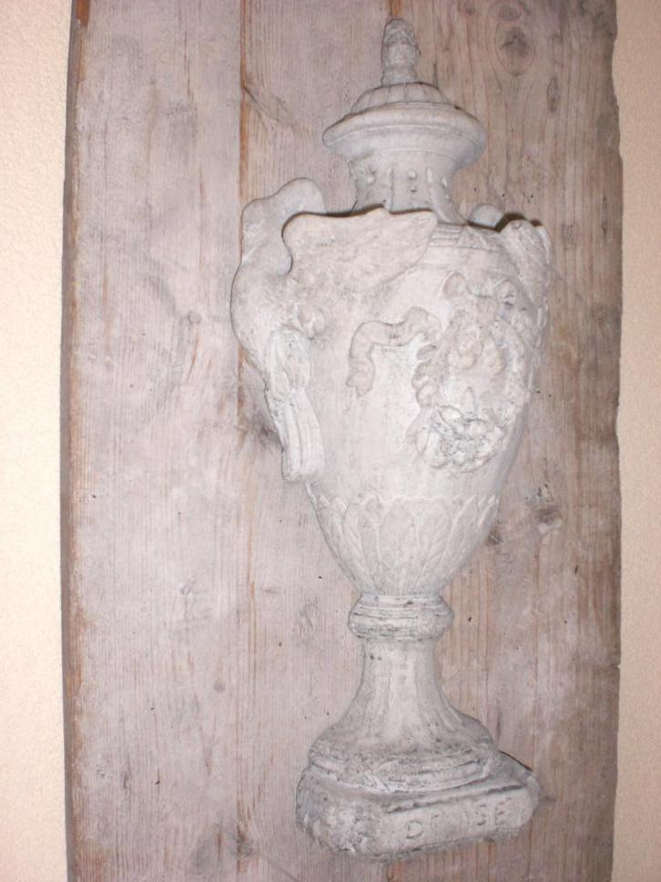 Wanddecoratie Betonnen Vaas, Huis en Inrichting, Woonaccessoires | Wanddecoraties, Zo goed als nieuw, Ophalen