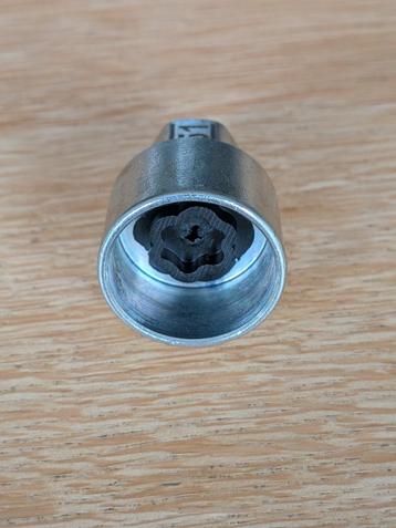 Velgenslot wielbout adapter BMW (Nr. 051) beschikbaar voor biedingen