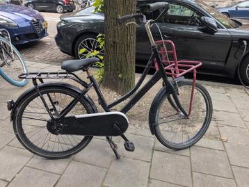 Kleine fiets beschikbaar voor biedingen
