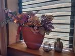 Bloempot met kunst bloemen, Ophalen of Verzenden, Rond, Aardewerk, Minder dan 25 cm