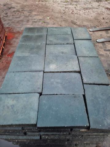 15m² 20x30 antraciet, gebruikt, op pallet beschikbaar voor biedingen