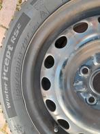 Winterbanden Hankook 155/65/14 op velg - Peugeot 107, Auto-onderdelen, Banden en Velgen, Ophalen
