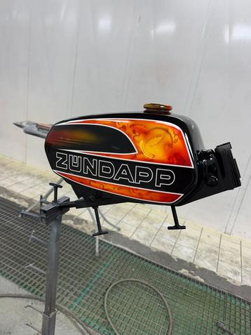 Te koop DP Special Paint sets beschikbaar voor biedingen