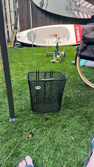 Fietsmand beschikbaar voor biedingen
