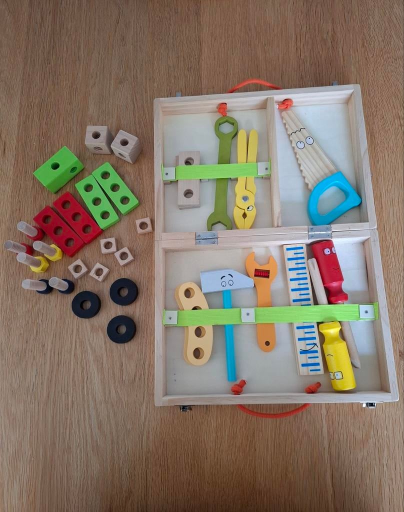 Kindergereedschap set in houten koffertje, Ophalen of Verzenden, Zo goed als nieuw, Bouwen
