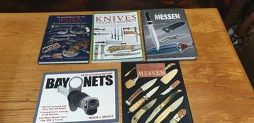 5 boeken over messen en bayonets beschikbaar voor biedingen