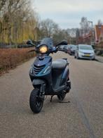 Piaggio zip 4T Brom Full option 2016 | Mono voorvork, Fietsen en Brommers, Scooters | Piaggio, Maximaal 45 km/u, Zip, Ophalen of Verzenden