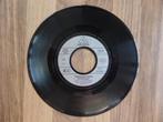 single  Thompson Twins - Hold Me Now , Gebruikt, 7 inch, Single, Ophalen of Verzenden