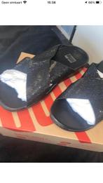 Fitflop, zwart bijna nieuw Lulu met kristalen stenen, 50 tot 100 cm, Rond, Ophalen of Verzenden, Zo goed als nieuw
